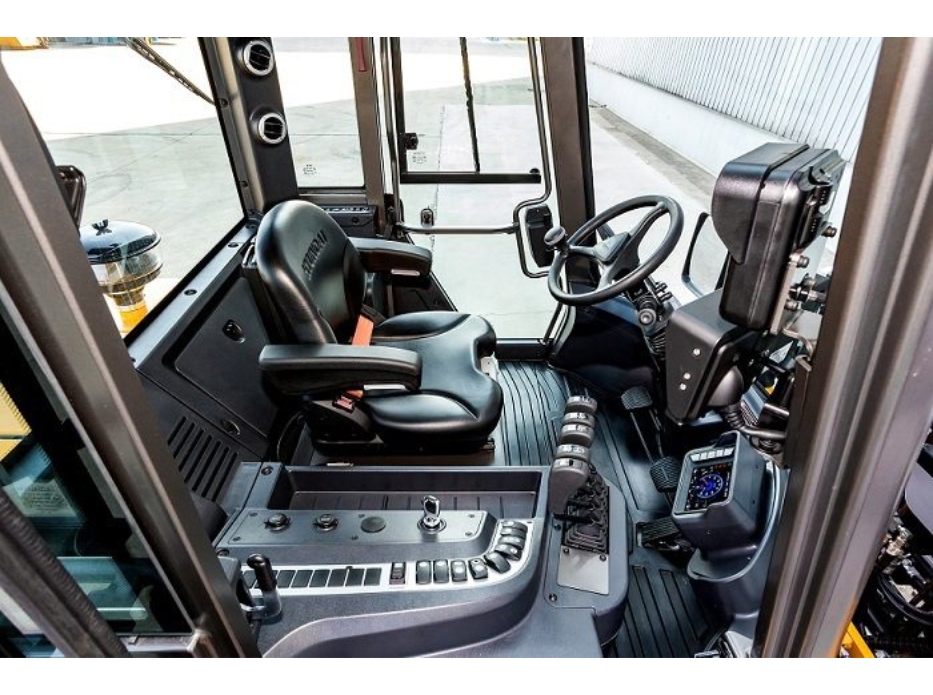 Cabin xe nâng dầu 10 tấn