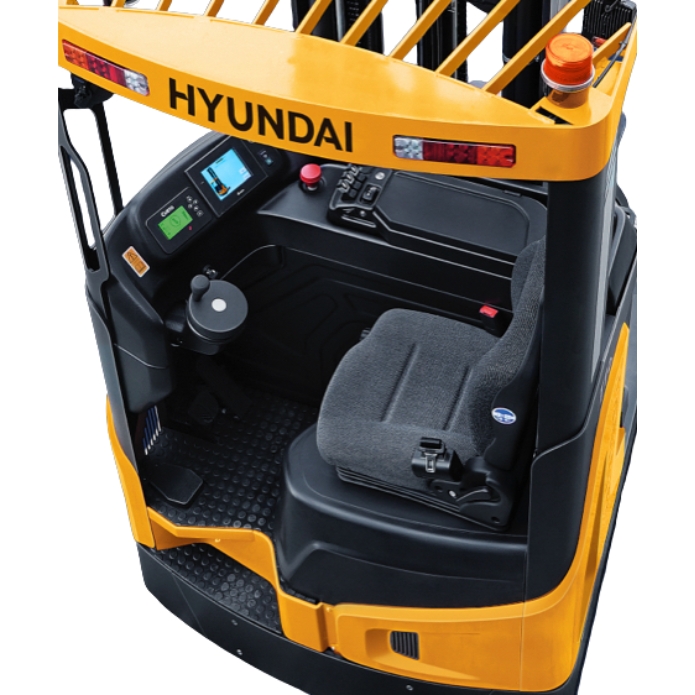 Khoang lái xe nâng reach truck ngồi lái