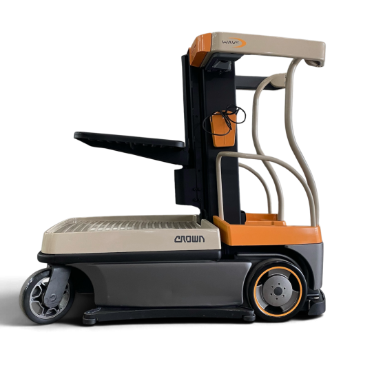 Xe nâng người Crown sử dụng trong giá kệ phù hợp với kho có lối đi hẹp hàng nhẹ