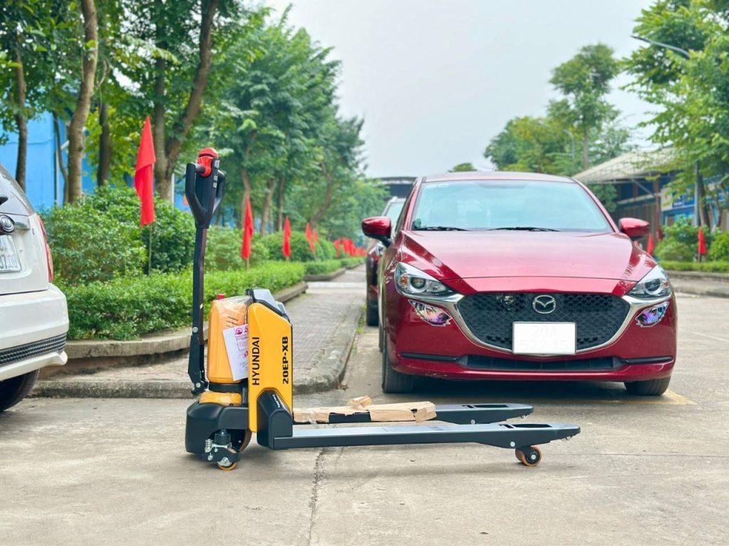 Xe nâng điện pallet dắt lái